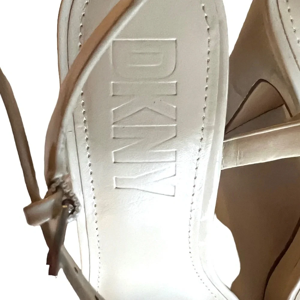 NEW DKNY Maiden - Picture 7 of 11